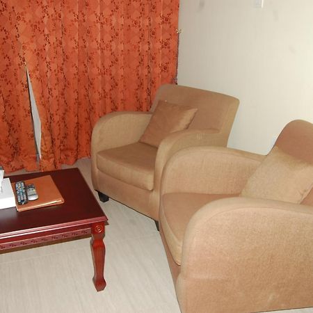 Al Amwaj Hotel Sharjah Bagian luar foto