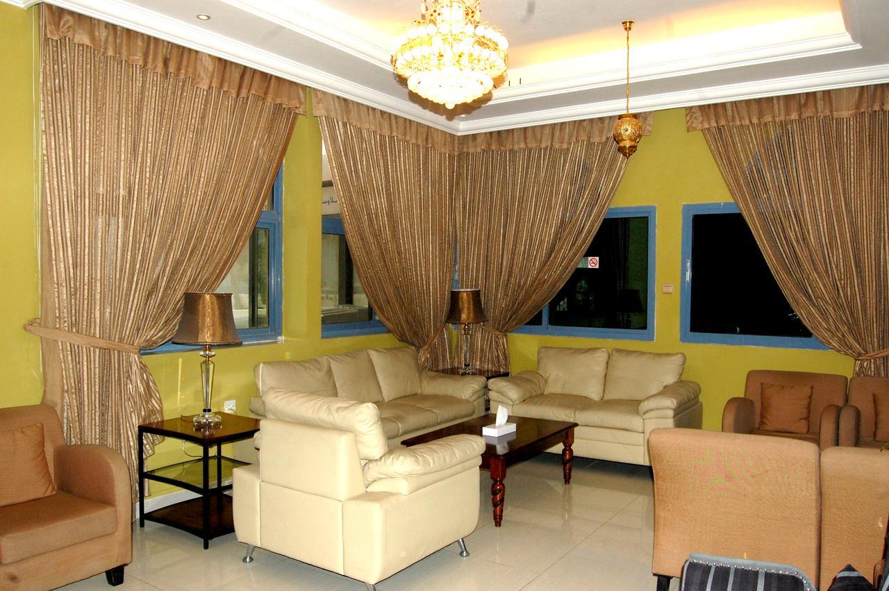 Al Amwaj Hotel Sharjah Bagian luar foto