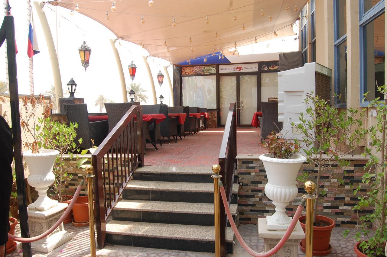 Al Amwaj Hotel Sharjah Bagian luar foto
