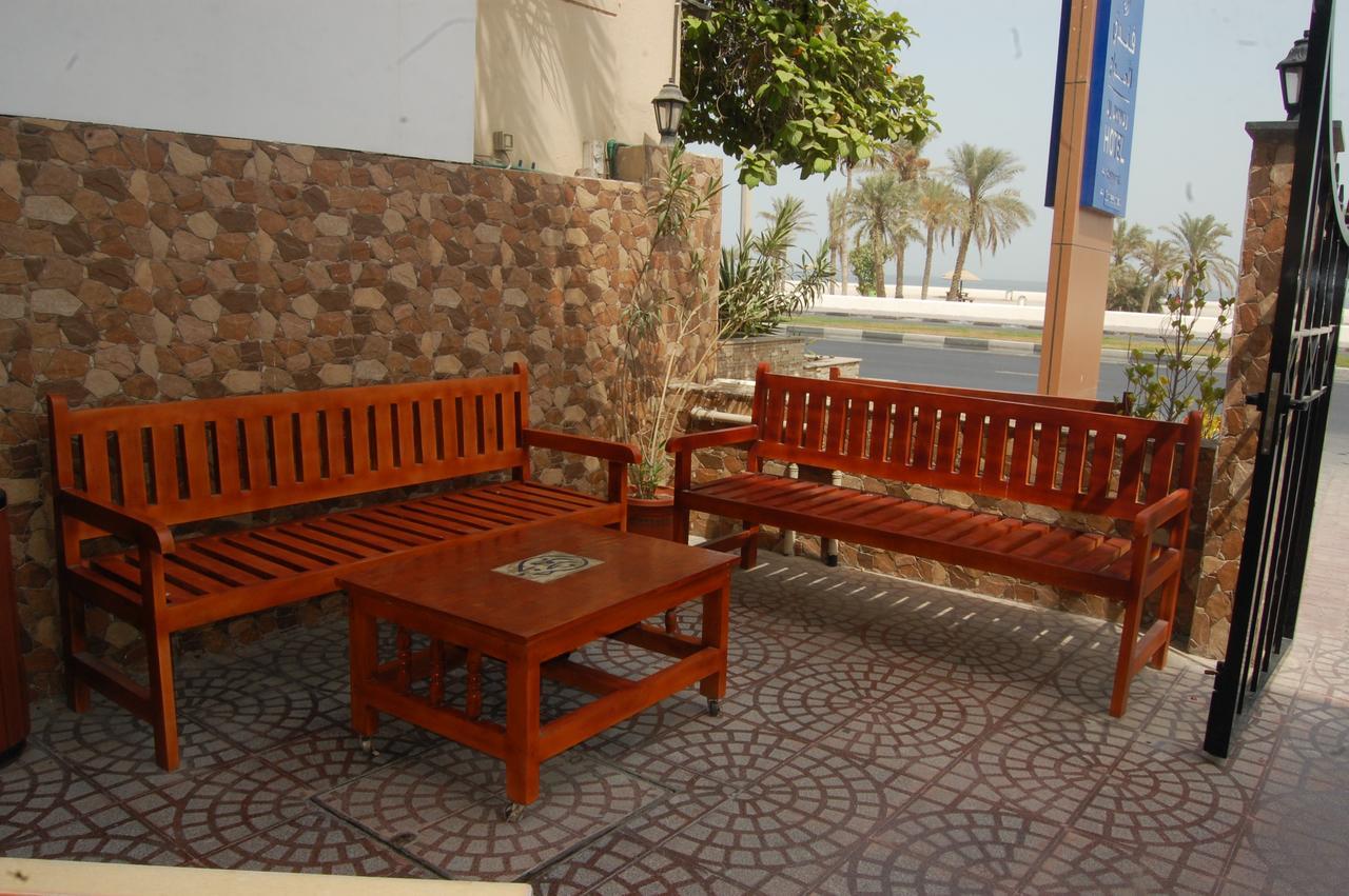Al Amwaj Hotel Sharjah Bagian luar foto