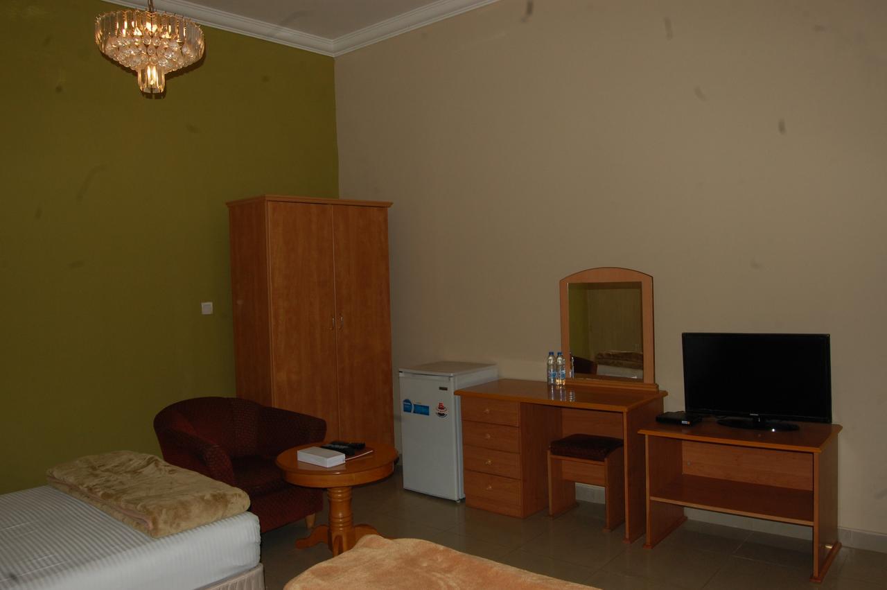 Al Amwaj Hotel Sharjah Bagian luar foto