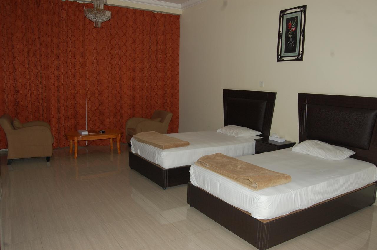 Al Amwaj Hotel Sharjah Bagian luar foto