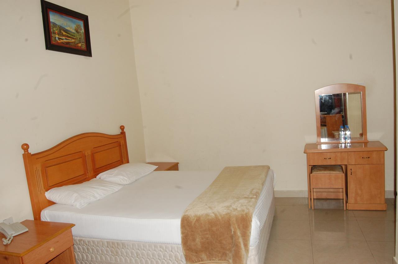 Al Amwaj Hotel Sharjah Bagian luar foto